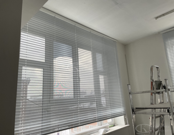 Горизонтальные алюминиевые жалюзи