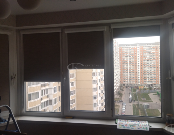 Жалюзи на балкон