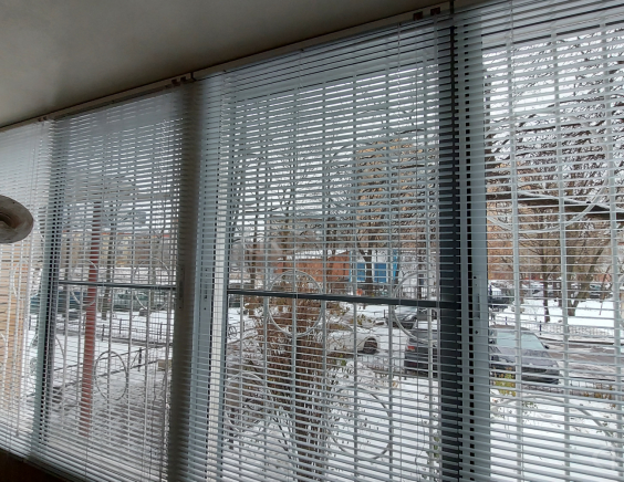 Жалюзи на балкон